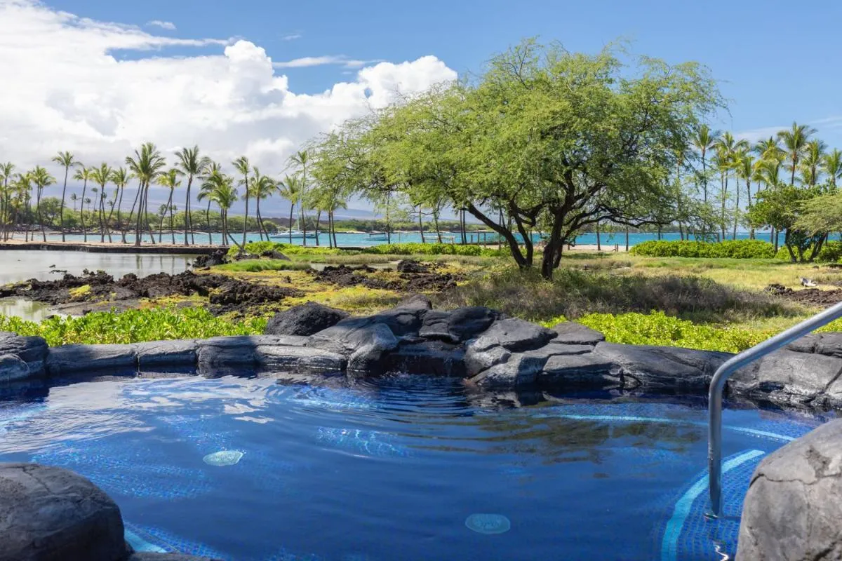 Image 2 of Hilton Pool Pass Included, Kolea – Stylish & Comfy Walk to Beach Patio Pool Gym