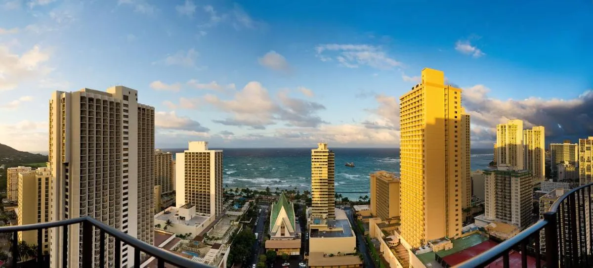 Image 2 of Hilton Waikiki Beach Resort & Spa
