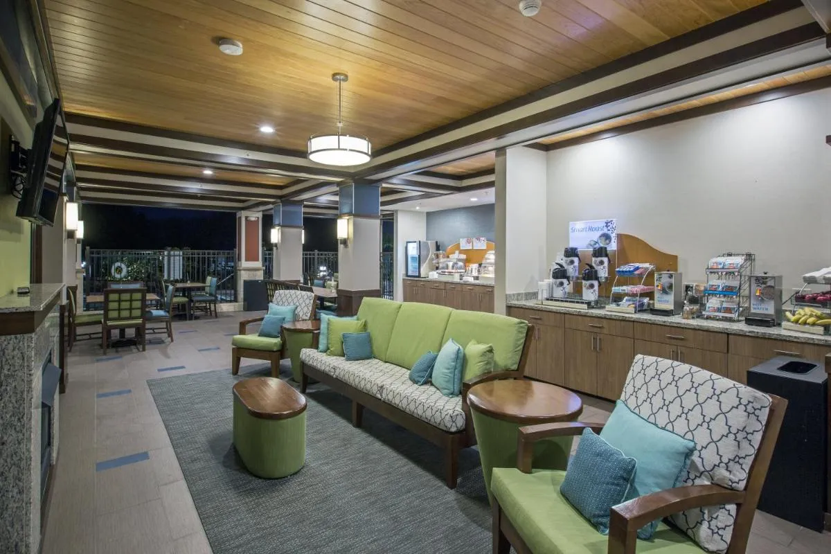 Image 6 of Holiday Inn Express & Suites Kailua-Kona, an IHG Hotel