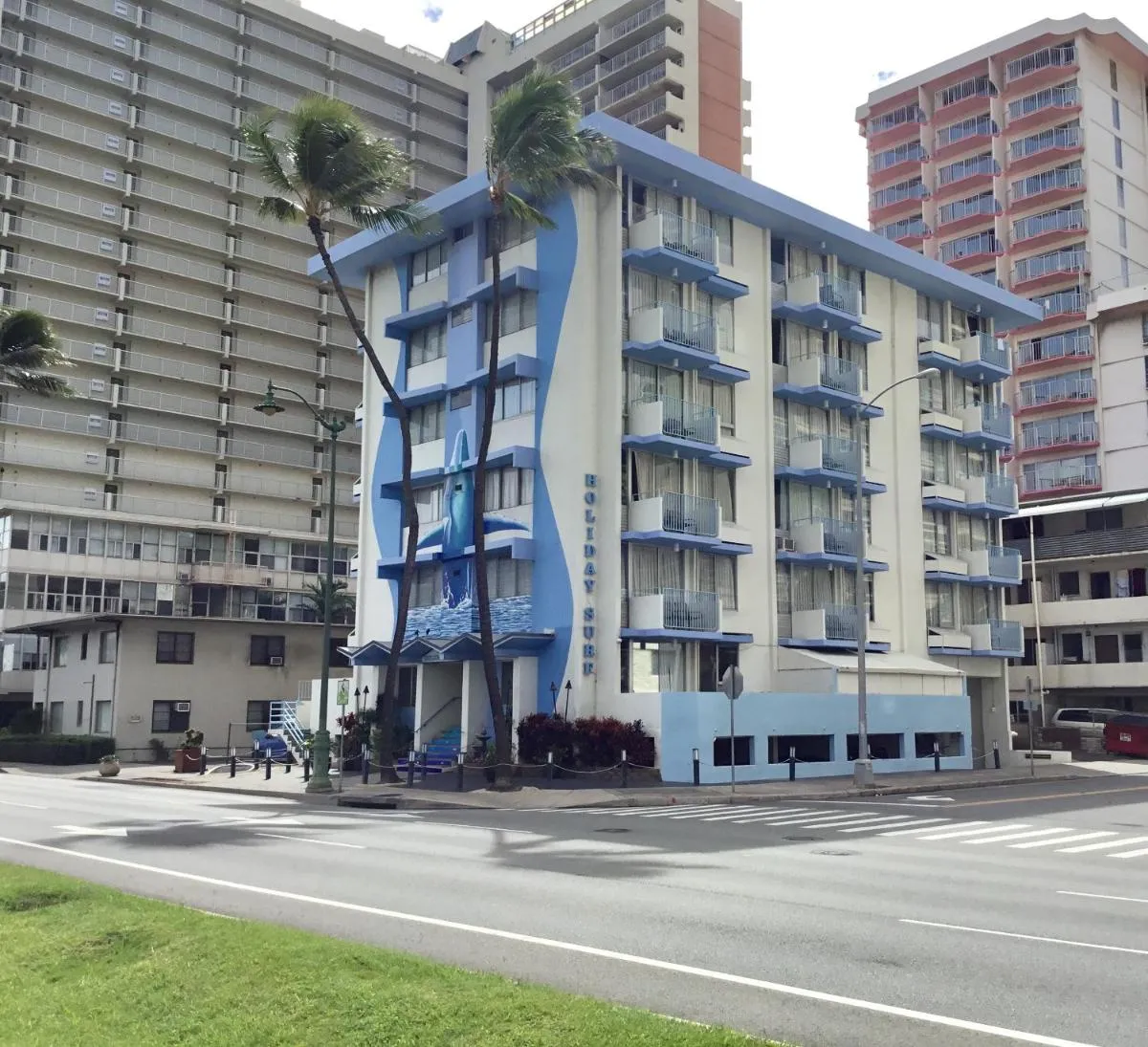 Image 6 of Holiday Surf Hotel (with full kitchen)