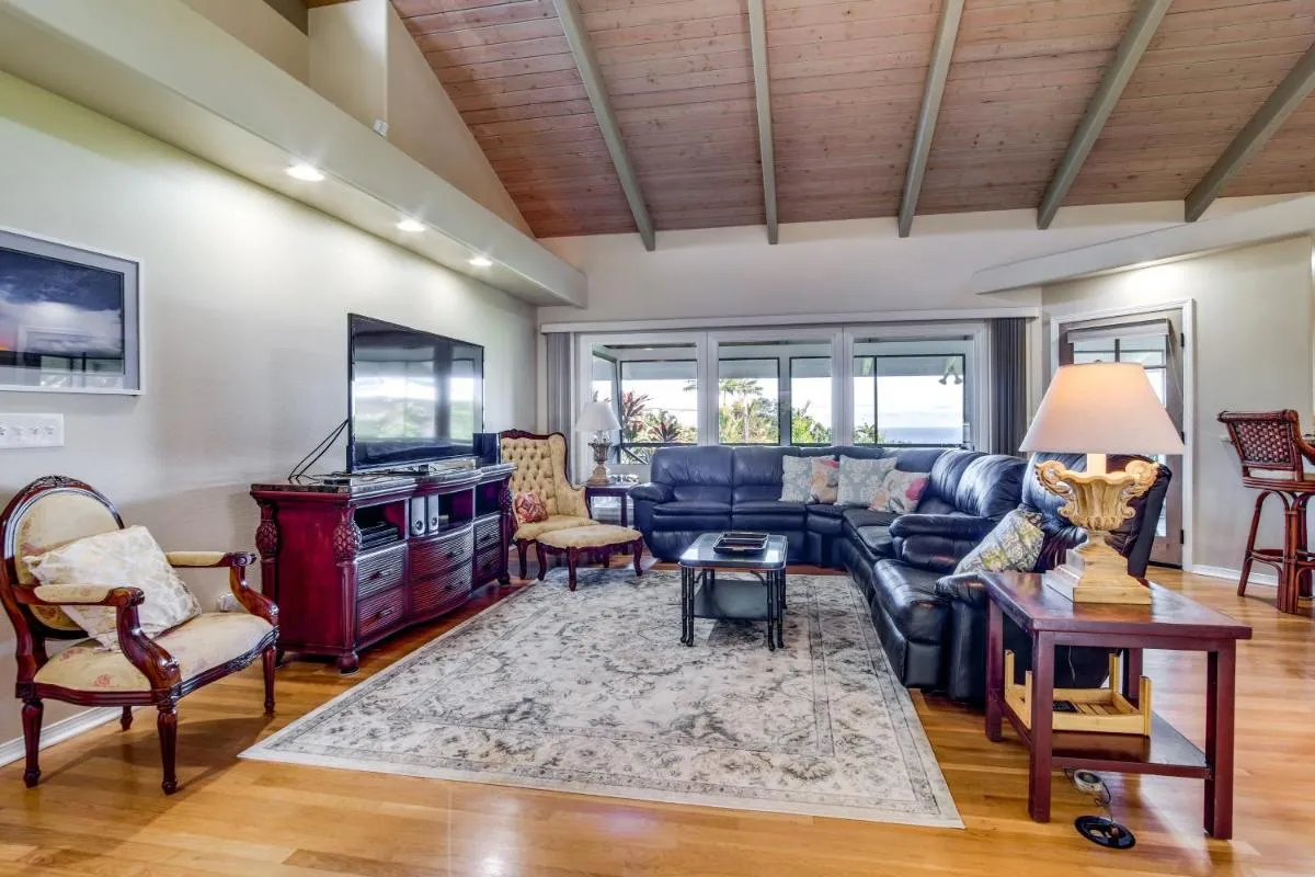 Image 2 of Honomu Home with Screened Lanai and Ocean Views!