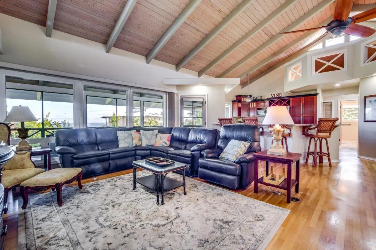 Image 3 of Honomu Home with Screened Lanai and Ocean Views!