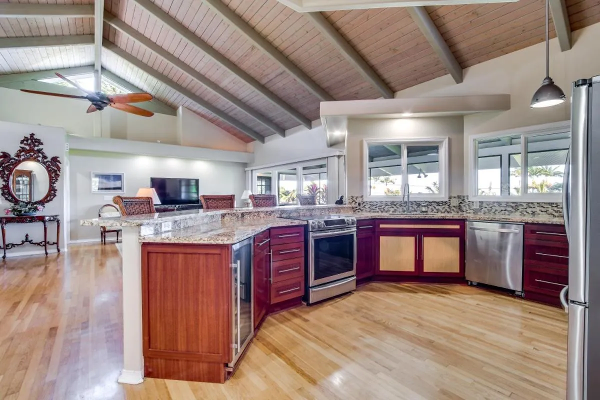 Image 6 of Honomu Home with Screened Lanai and Ocean Views!