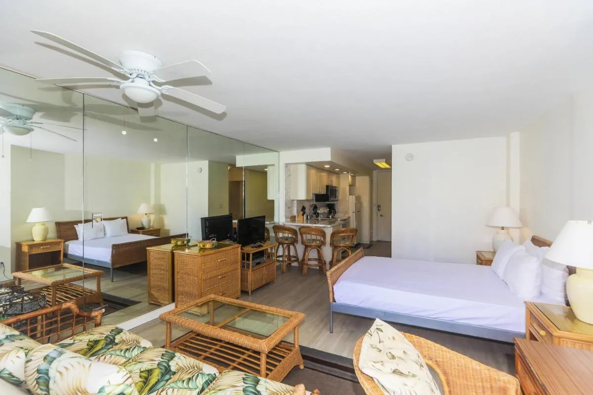 Image 1 of Ilikai Marina 1091 City View Studio