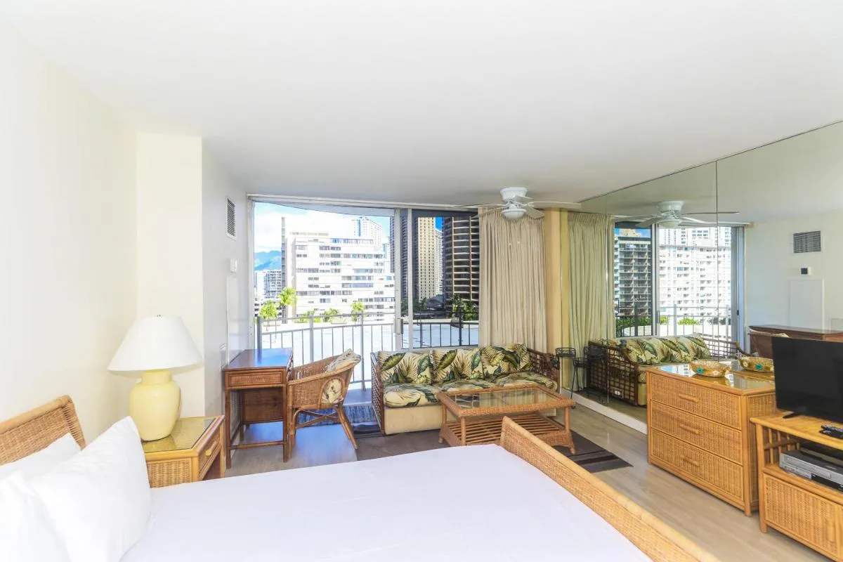 Image 4 of Ilikai Marina 1091 City View Studio