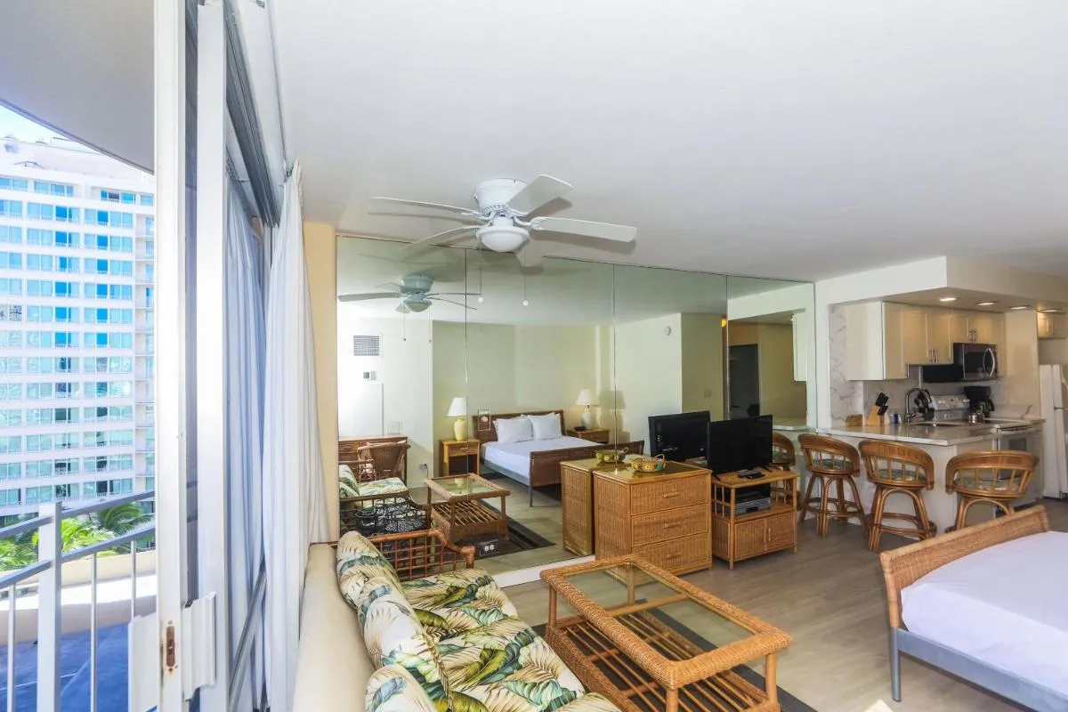 Image 5 of Ilikai Marina 1091 City View Studio