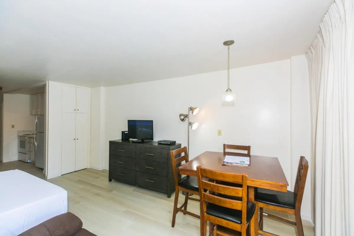 Image 4 of Ilikai Marina 1093 City View Studio