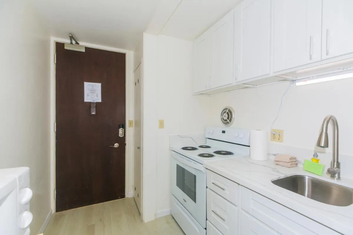 Image 6 of Ilikai Marina 1093 City View Studio