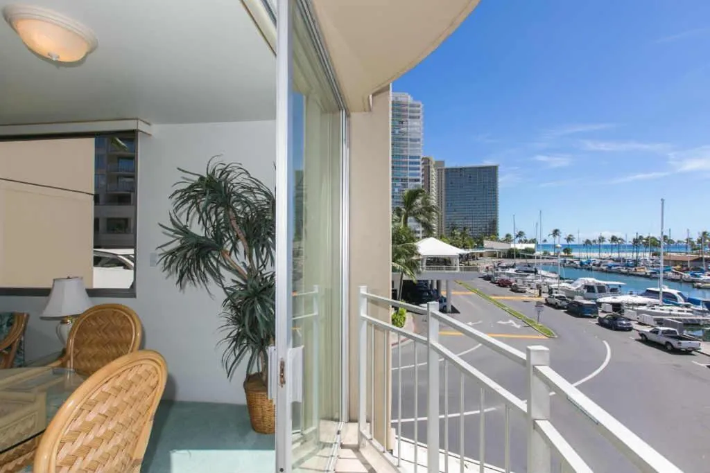 Image of Ilikai Marina 380 Yacht Harbor View 1BR