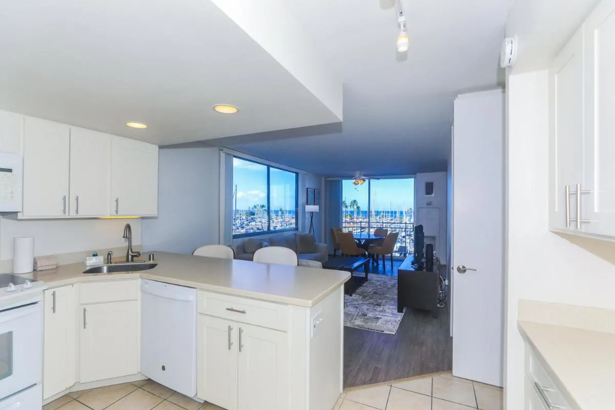 Image 5 of Ilikai Marina 480 Yacht Harbor View 1BR