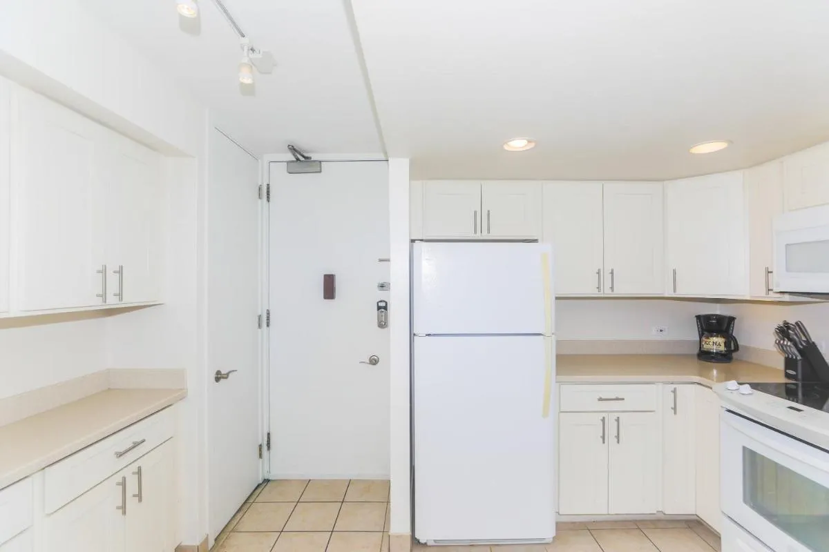 Image 6 of Ilikai Marina 480 Yacht Harbor View 1BR