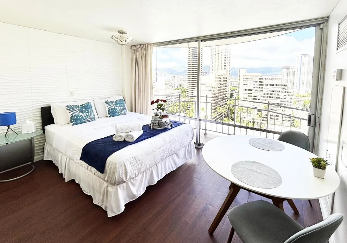 Image 4 of Ilikai Marina Condos