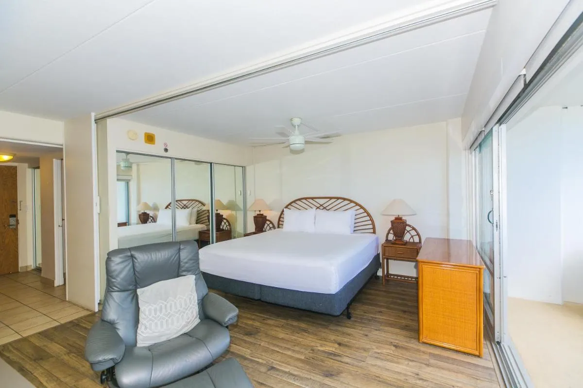 Image 3 of Ilikai Tower 1340 Lagoon View 1BR