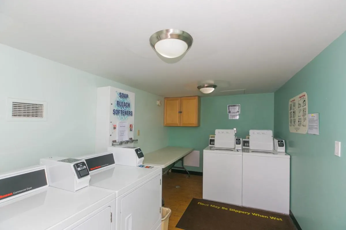 Image 3 of Ilikai Tower 1421 City View 1BR