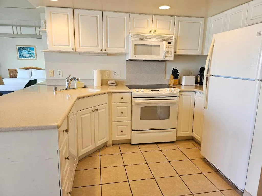Image of Ilikai Tower 1533 Yacht Harbor View 1BR