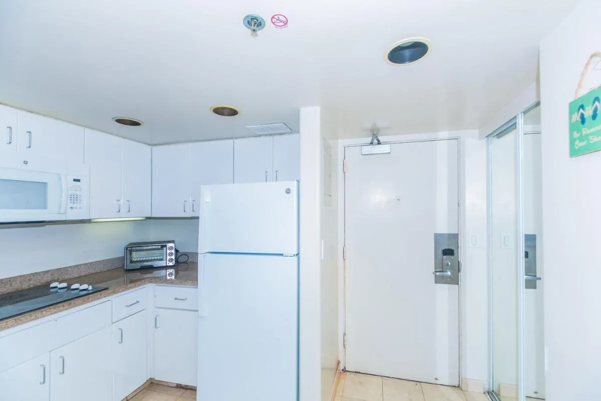 Image 6 of Ilikai Tower 1817 City View 1BR
