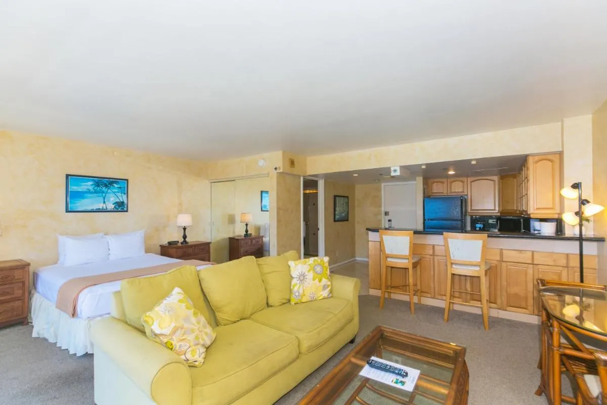 Image 4 of Ilikai Tower 1918 Lagoon View 1BR