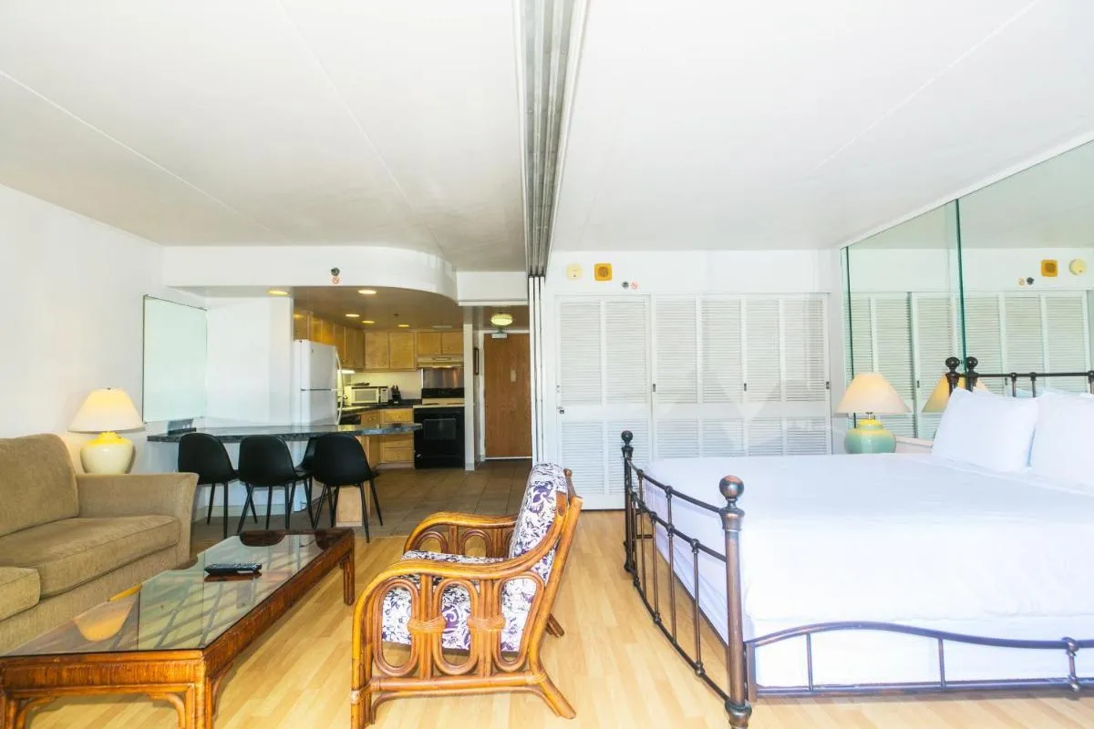 Image 2 of Ilikai Tower 1936 Lagoon View 1BR