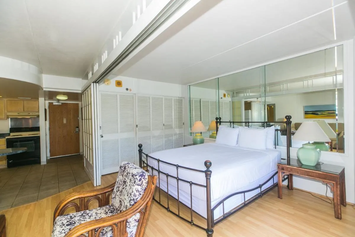 Image 6 of Ilikai Tower 1936 Lagoon View 1BR