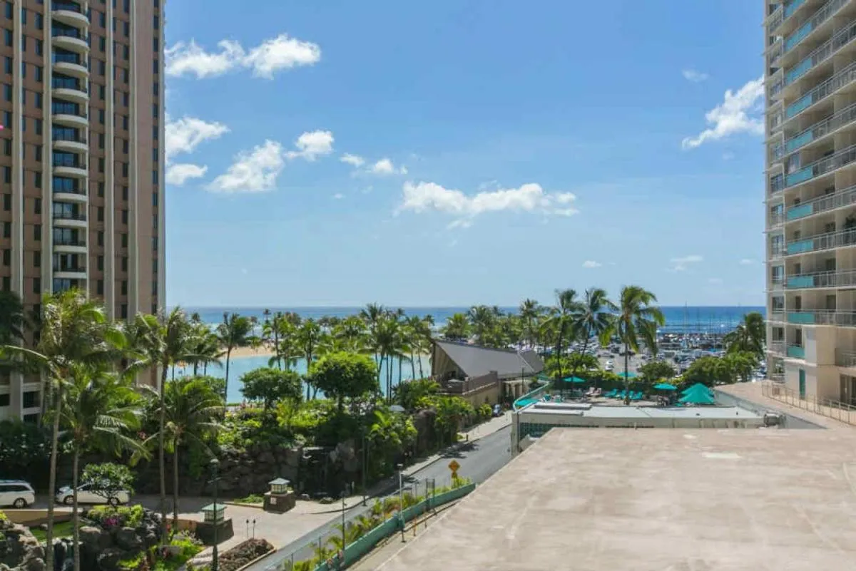 Image 1 of Ilikai Tower 420 Lagoon View 1BR