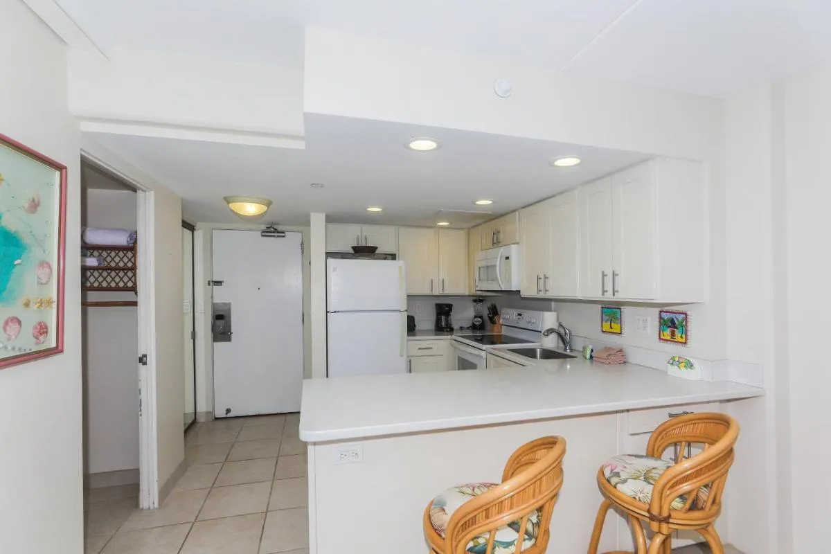 Image 5 of Ilikai Tower 931 Yacht Harbor View 1BR