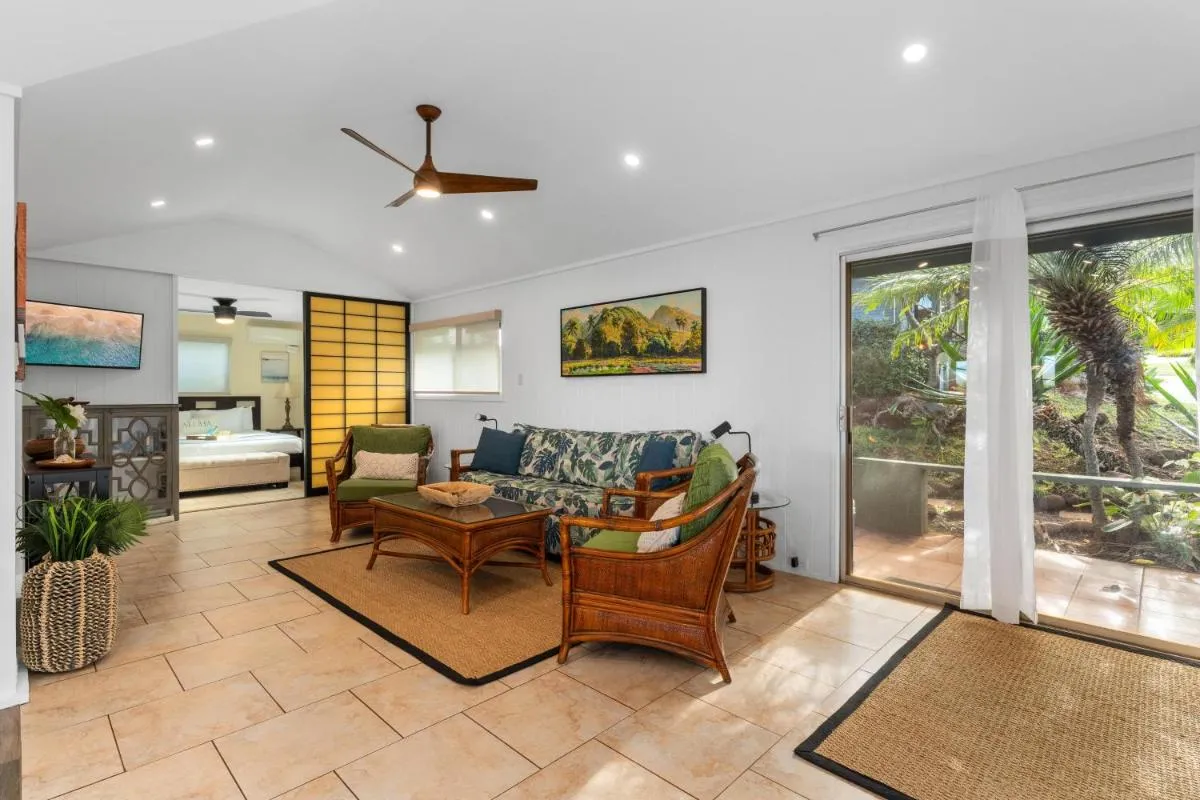 Image 1 of International Colony Club 16