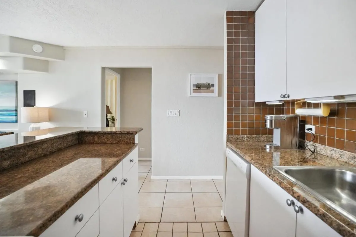 Image 3 of Island Breeze condo