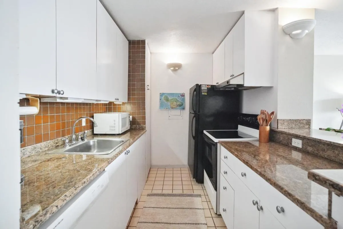 Image 4 of Island Breeze condo
