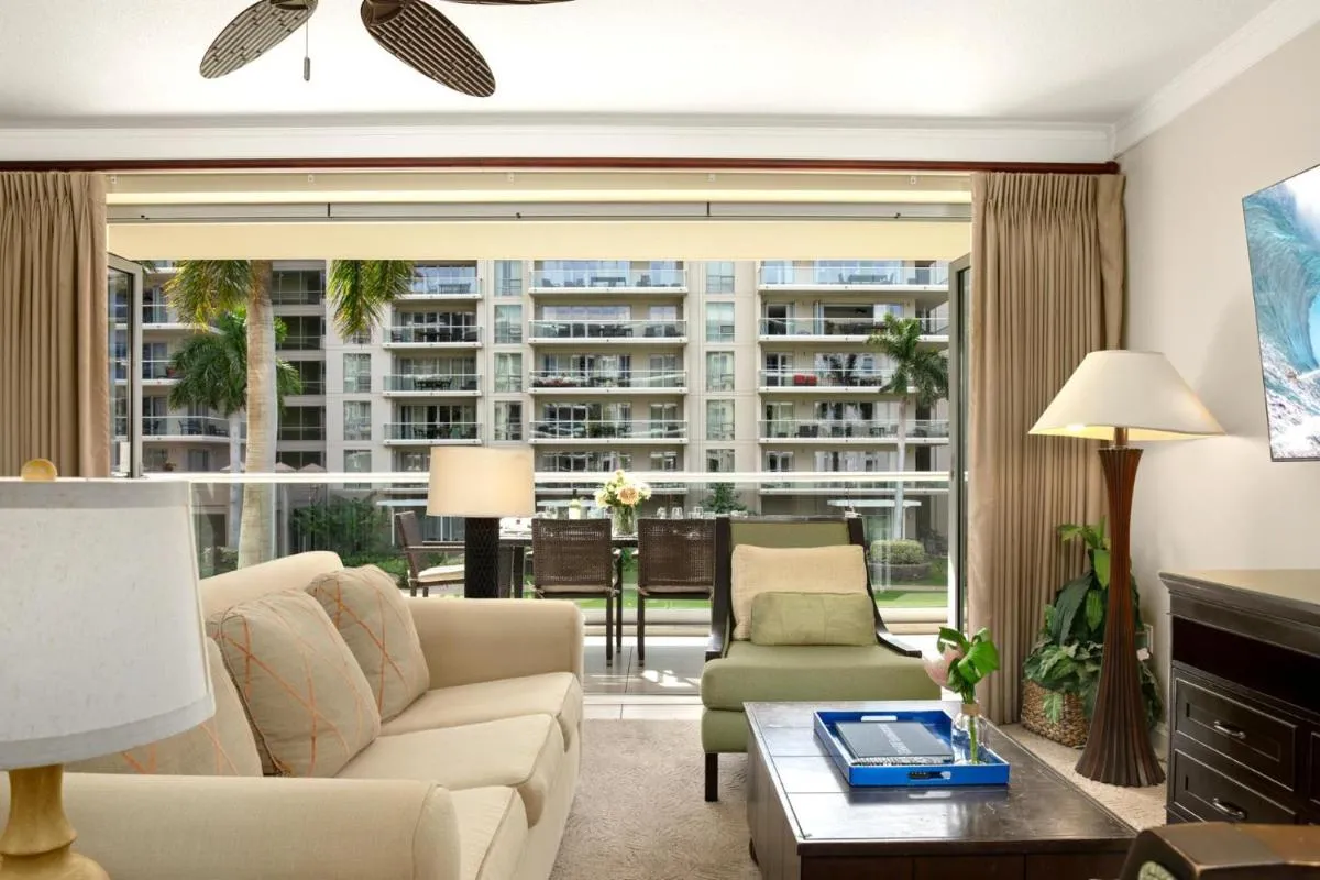 Image 4 of KBM Resorts: Honua Kai Hokulani HKH-247 Ocean View Easy poolbeach access Includes Rental Car