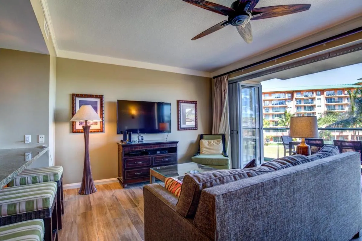 Image 6 of KBM Resorts: Honua Kai Hokulani HKH-338 Partial Ocean Views Remodeled Includes Rental Car