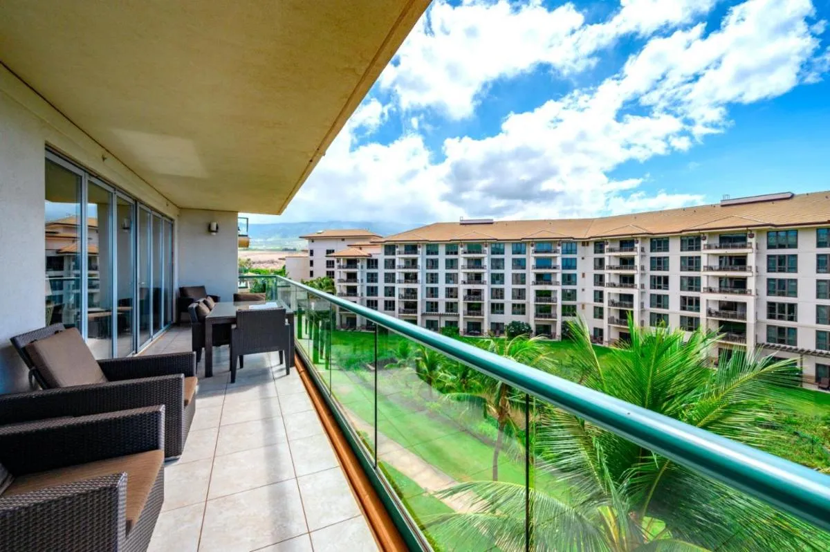 Image 3 of KBM Resorts: Honua Kai Hokulani HKH-504 Deluxe Ocean View Beach Gear Includes Rental Car