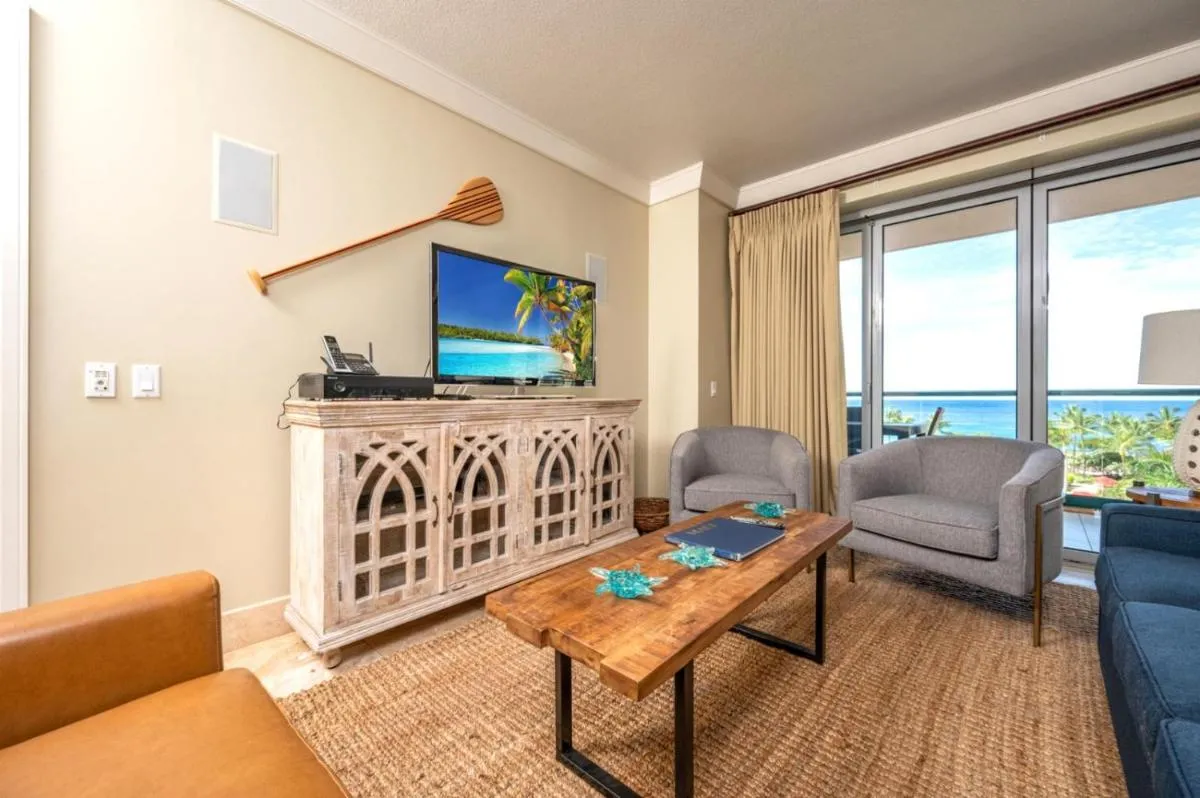 Image 5 of KBM Resorts: Honua Kai Hokulani HKH-529 Beautifully Upgraded Ocean Views Includes Rental Car
