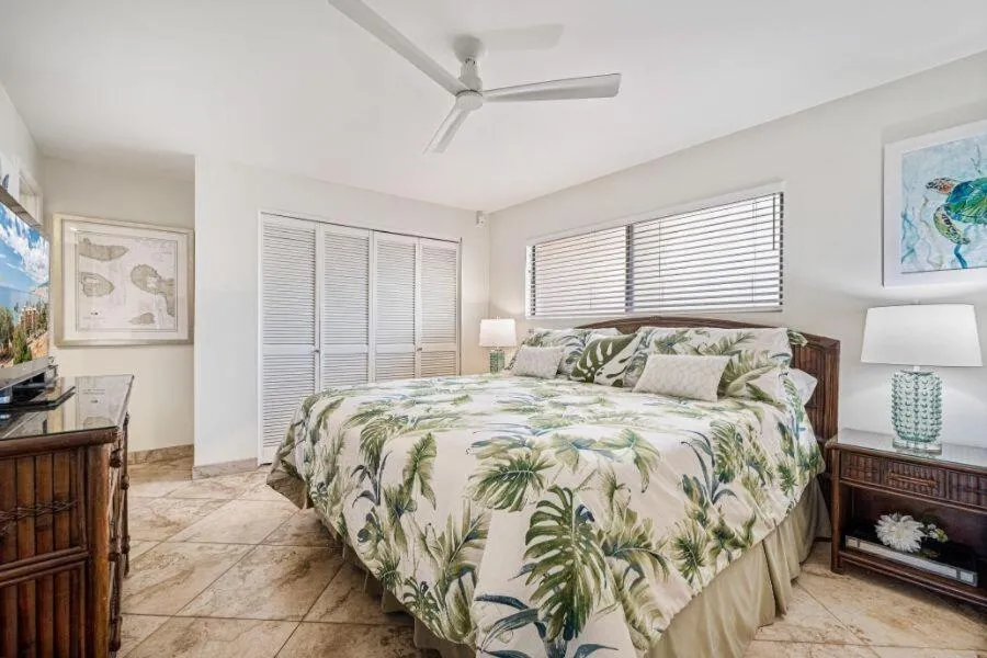 Image 4 of KIHEI BEACH, #406^ condo