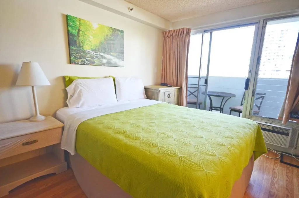 Image of KV702 Waikiki Private Waterfall Room, Mountain View!