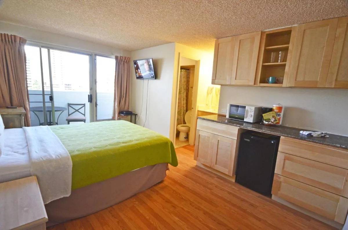 Image 2 of KV702 Waikiki Private Waterfall Room, Mountain View!