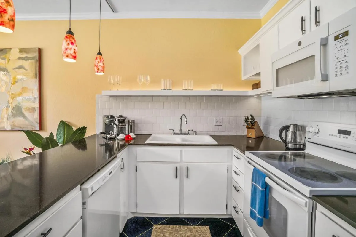 Image 6 of Kahala 413