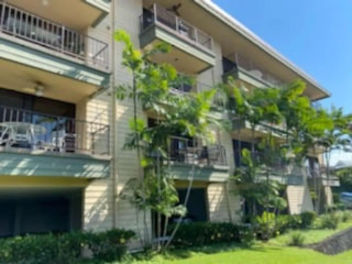 Image 2 of Kahaluu Bay Village 201 by Casago Kona – Snorkeling, Surfing and Spaciousness