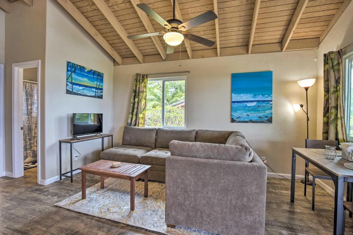 Image 1 of Kailua-Kona Hillside Apt Less Than 3 Miles to Beaches!