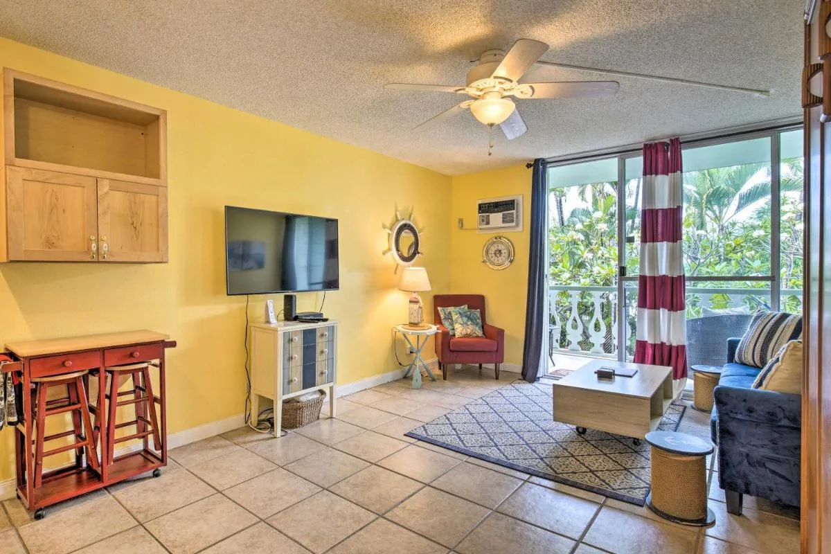 Image 6 of Kailua-Kona Studio – Walk to Hale Halawai Park!