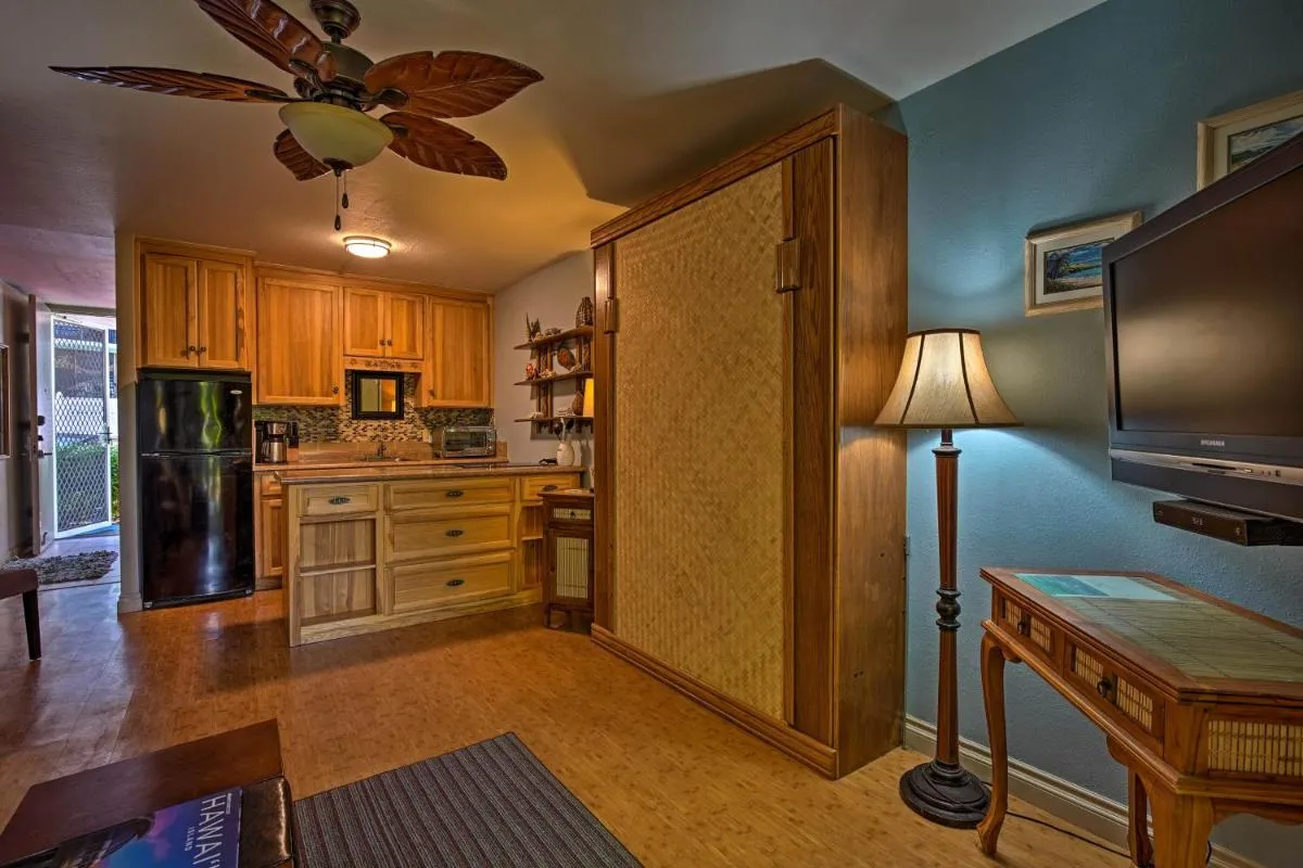 Image 5 of Kailua Studio with Pool Access and Garden Views!
