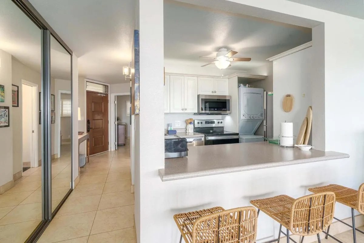 Image 2 of Kamaole Beach Royale 404 – Panoramic Ocean Views