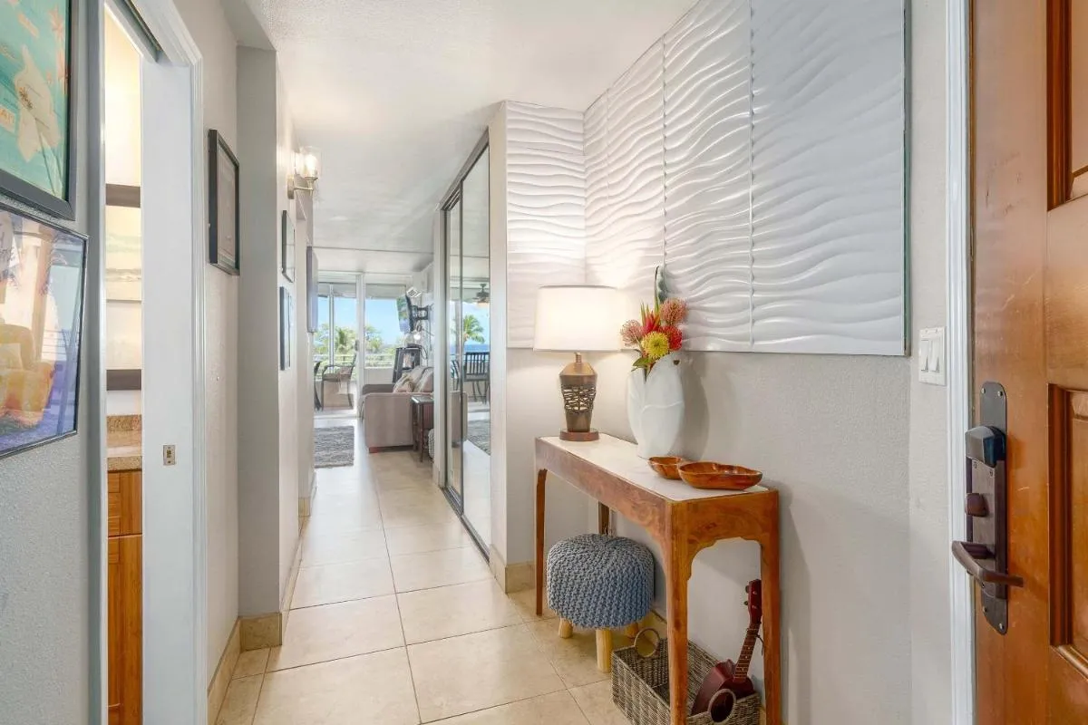 Image 5 of Kamaole Beach Royale 404 – Panoramic Ocean Views