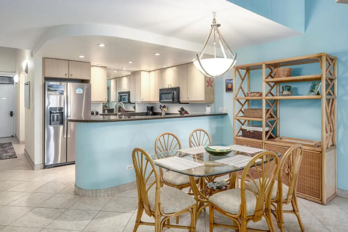 Image 2 of Kamaole Sands 1-403 – Spacious 2/2 with split AC!