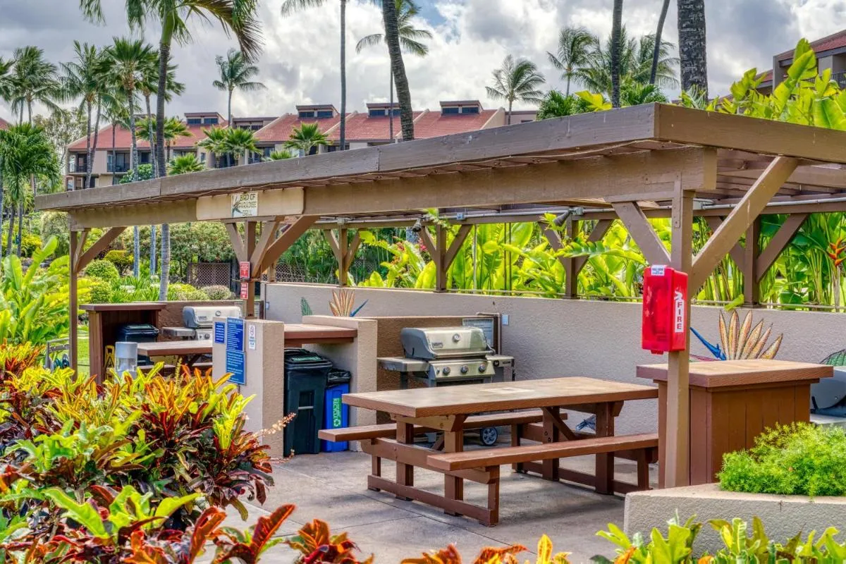 Image 6 of Kamaole Sands 7-406, Courtyard & Ocean Views, AC