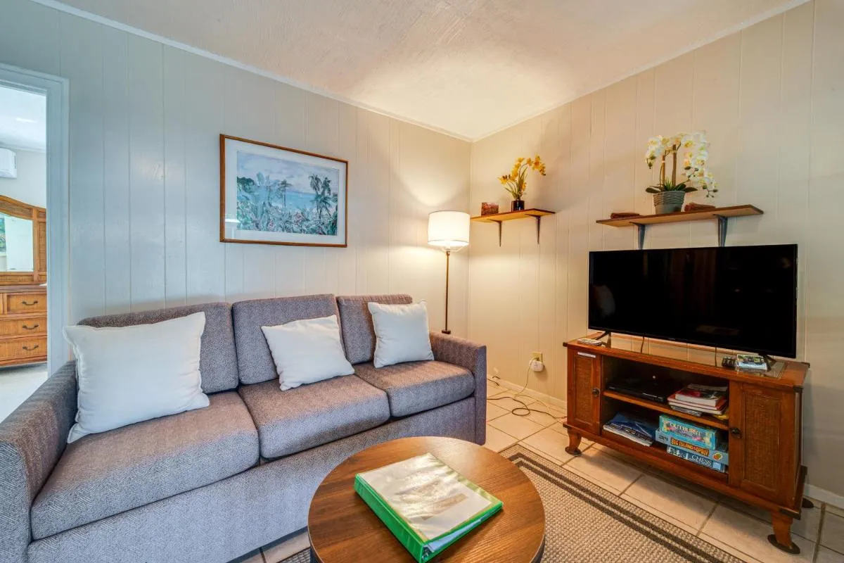 Image 4 of Keaau Apartment on Beautiful Acre with Pool and Deck!