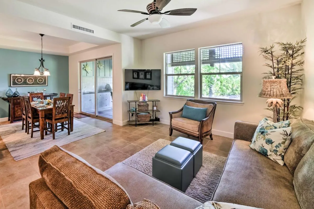 Image 2 of Kona Coast Condo with Lanai and Outdoor Kitchen!