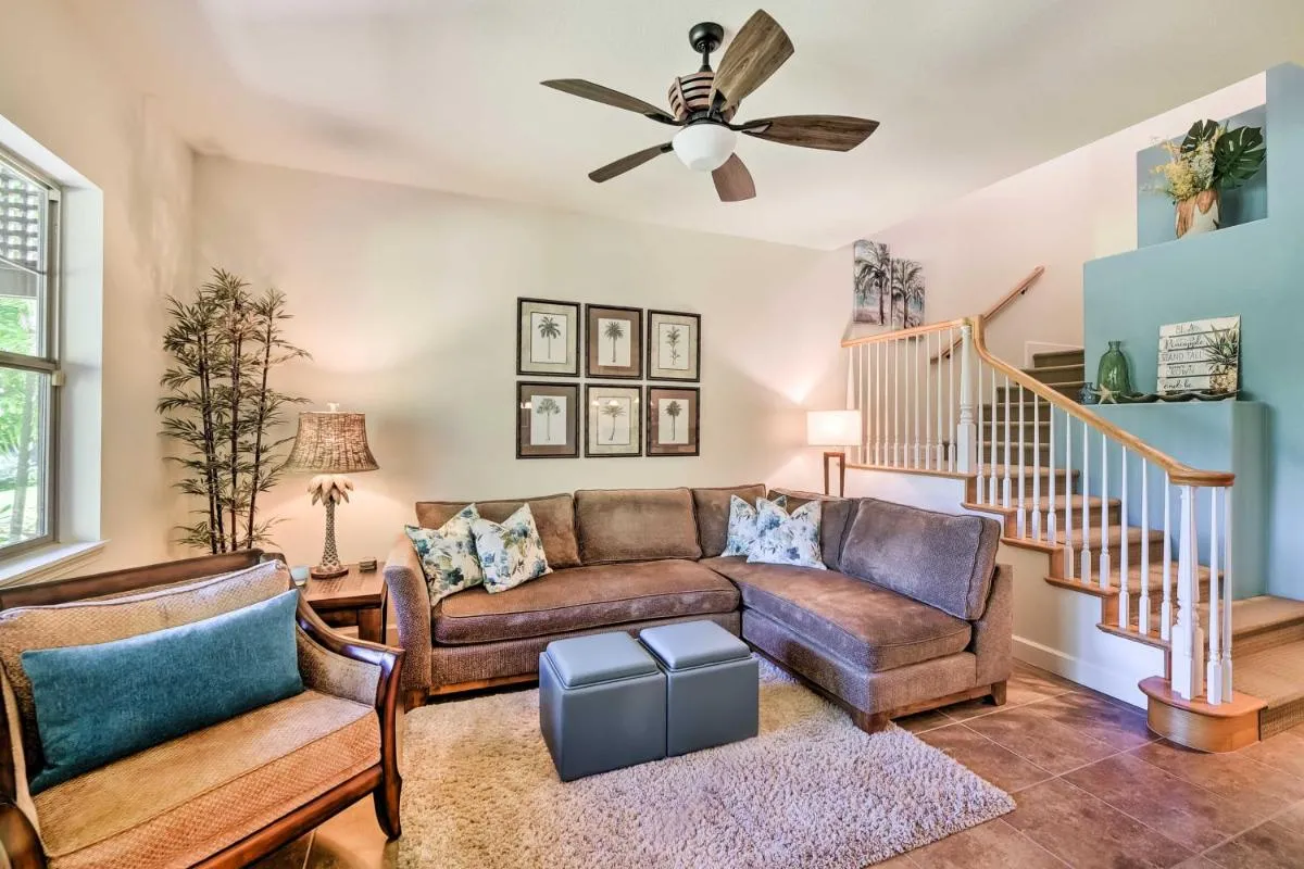 Image 3 of Kona Coast Condo with Lanai and Outdoor Kitchen!