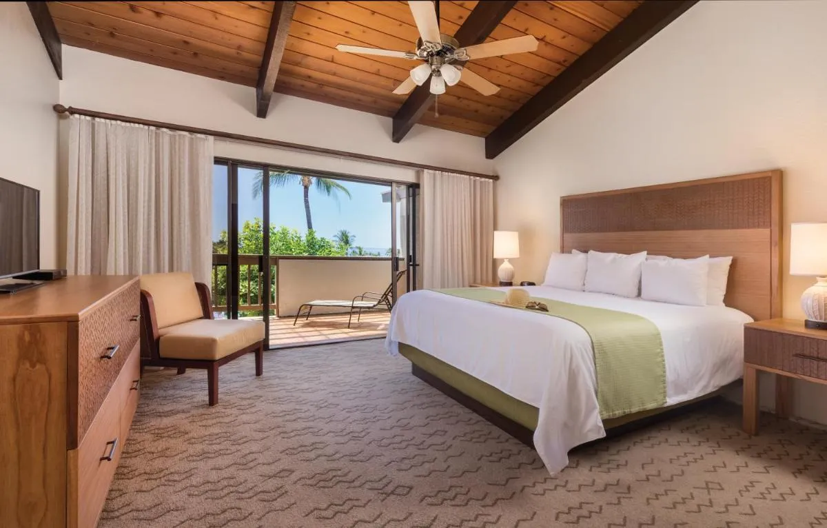 Image 2 of Kona Coast Resort