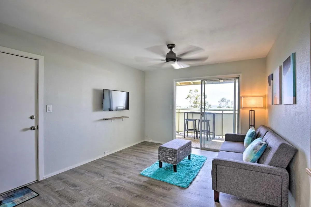 Image 3 of Kona Kai Haven with Pool Access, Walk to Beach!