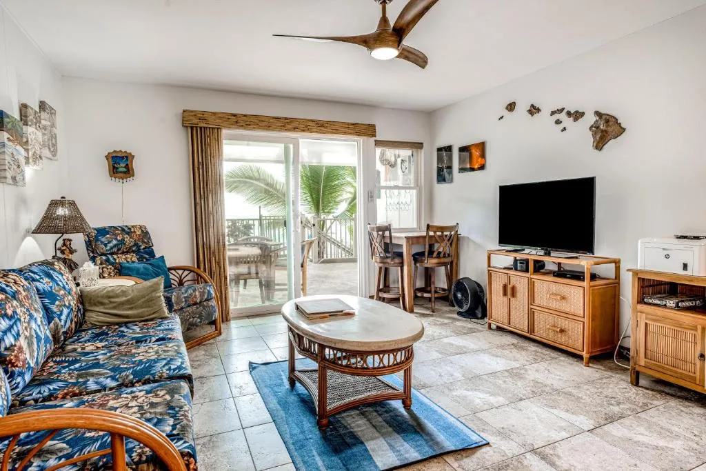 Image of Kona Riviera Villa #104